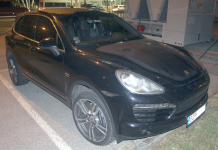 Prijeli pomagača in zasegli porsche cayenna