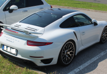 Zasegli Porscheja 911 turbo S