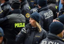 Policisti začeli s stavko