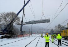Občina Krško načrtuje izgradnjo večjega parkirišča ob železniški progi