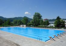 Prenavljajo znameniti sevniški bazen