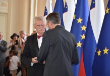 Pahor častnemu občanu Brežic Dragutinu Križaniću podelil medaljo za zasluge