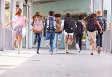 V najdražjih copatah so našli preseženo količino nevarnega kroma