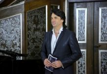 V Boštanju bo nastopil vrhunski basbaritonist Luka Debevec Mayer
