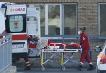 V sosedstvu panika, podpredsednico slovenske vlade skrbi frizura
