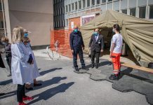 Koronavirus: Nevarnost ponovnega vala še ni mimo