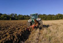 Največ bodo nabavljali traktorje in kmetijske stroje