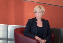 Romana Tomc: “Žalostno je, da so nacionalni mediji pripravljeni izkoristiti celo umrle, da uspešno vlado neuspešno diskreditirajo”