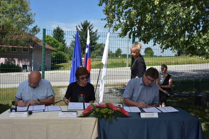 Dobova Podpis pogodbe za vtrec v Dobovi