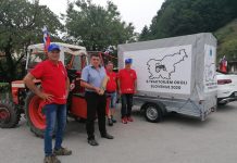 S pol stoletja starimi traktorji nameravajo obvoziti Slovenijo