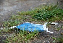Okužbe znova letijo v nebo, vladna komisija pa se je sestala le enkrat
