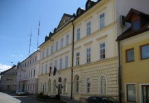 Vlada po tiho načrtuje ukinitev upravnih enot Krško in Sevnica