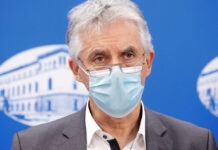 Gantar: Tretji val epidemije se bo začel januarja