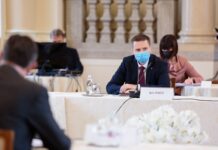 Vleče poslansko nadomestilo in računa na županski stolček