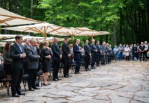 Stres: Za spravo potrebno razkritje resnice o pobojih, obsodba, a tudi odpuščanje
