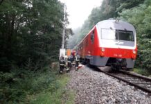 Jelovec: Pred peto uro iztiril vlak