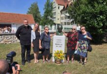 Loka pri Zidanem Mostu: Odkrili doprsni kip akademika in pisatelja dr. Alojza Rebule