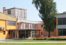 Ne drži poročanje, da je brežiška učiteljica okužila 31 sodelavcev