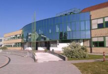 Brežice: Učitelj suspendiran zaradi suma spolnega nadlegovanja dijakinj