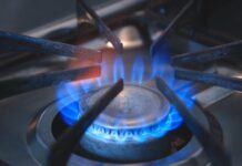 Vlada z energetskim dodatkom blaži posledice povišanja cen energentov