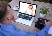 Do storitev upravnih enot bo mogoče dostopati kar preko videoklica