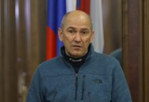 Janša, Morawiecki in Fiala varno prispeli na Poljsko