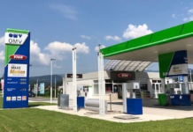 Kričal in zmerjal zaposlene in stranke na bencinskem servisu