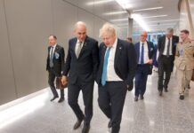 Komentar: Janša žanje uspehe na diplomatskem parketu in frustrira KUL