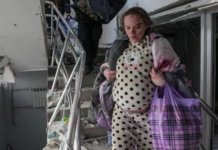 Ruska vojska z zajetimi Ukrajinci ravna kot nacisti v nacističnih taboriščih