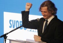 Golob skriva dohodninsko odločbo za leto 2021