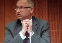 Ukradel sendvič in iz poslanca napredoval v državnega sekretarja
