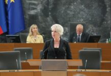 Predsednica DZ Klakočar Zupančičeva vse bolj ohola; zgroženi celo v SD