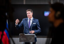 V SDS delo vlade ocenjujejo kot 100 dni absurda, arogance in lahkomiselnosti