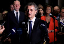 Vse bolj na dan prihajajo Golobovi nenavadni posli na Kosovu