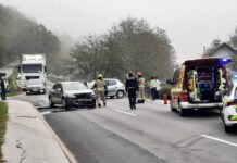 Libna: Trčili osebni vozili