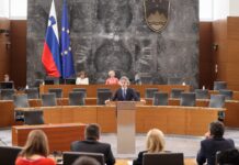 Golob včeraj v parlamentu lagal glede spremembe varovanja