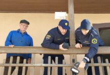 Policisti obiskali starejše in jim pokazali, da niso sami