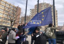 V Prištini protest zaradi spornih poslov veleposlanika Berishaja