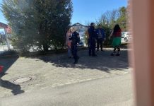 Pred Mercatorjem v Krškem naj bi prišlo do streljanja, policija to zanika