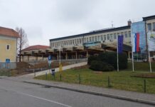 Zaradi gradnje prizidka k zdravstvenemu domu enoletna zapora tamkajšnje ceste