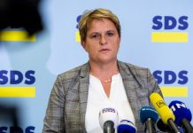 SDS zahteva izredno sejo DZ zaradi poslabšanja položaja slovenskih upokojencev