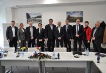 Začetek zbiranja podpisov za zakonske spremembe pri reševanju problematike otrok iz težavnih socialnih okolij