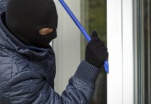V Škocjanu vlomilci vdrli na občino in ukradli sef