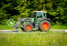 Ukradli traktor na Gorici in se z njim odpeljali v Šentjernej