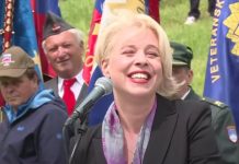 (VIDEO) Urška Klakočar Zupančič: “Mogoče niste prav vtaknu … joj joj joj”