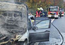 Na avtocesti pri Prilipah zagorelo vozilo