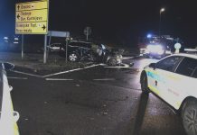 S polnim avtom migrantov bežal pred policisti in povzročil prometno nesrečo