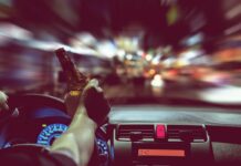 Vijugal po avtocesti in napihal 2,4 promila alkohola