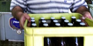 Vlomili v vikend iz ukradli ploščice, fasadno mrežo in … zaboj piva