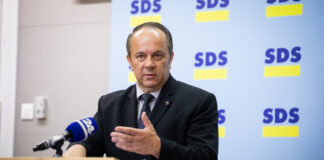 Grims: Pri vsakem naseljevanju migrantov mora soglasje dati tudi lokalna skupnost